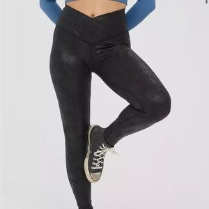 OFFLINE By Aerie Hugger Crackle Crossover Legging